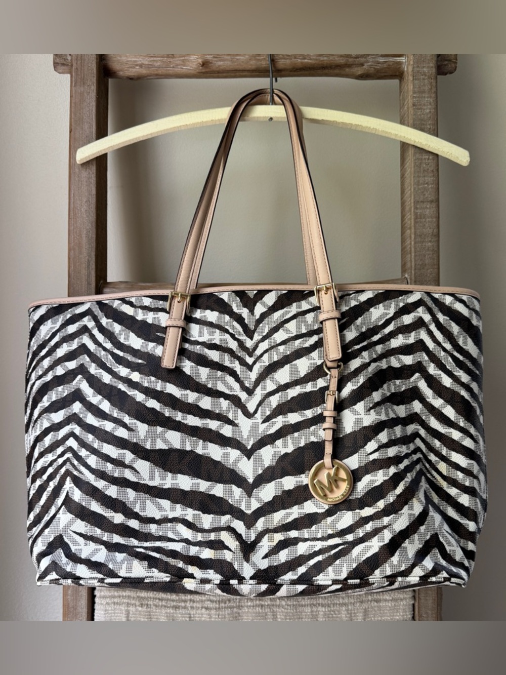 Michael Kors Medium Jet Set Travel Tote
